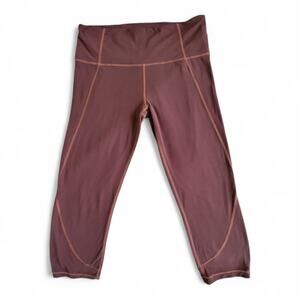 Athleta Salutation Capri Leggings Size Medium Burgundy Maroon
